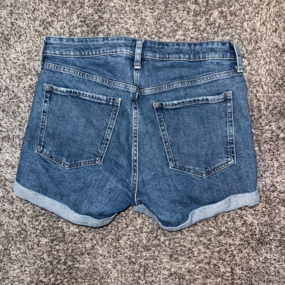 Old Navy High rise Distressed Jean Shorts - Picture 3 of 3